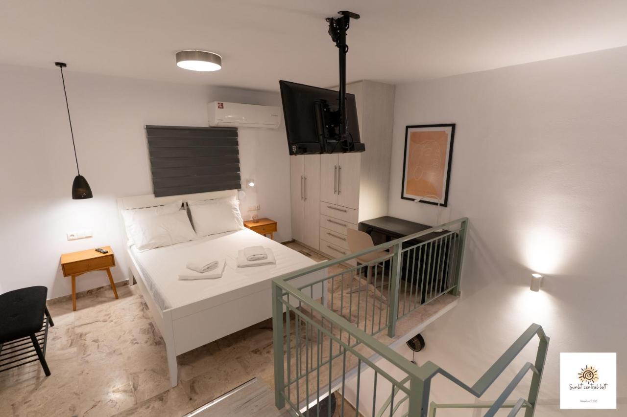 Sunlit Central Loft * Kalamata