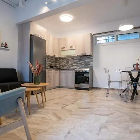 Ferienwohnung Sunlit Central Loft Kalamata Exterior foto
