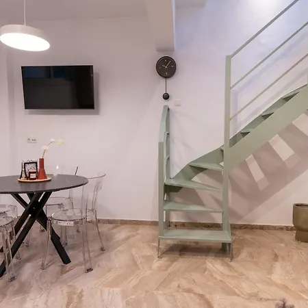 Ferienwohnung Sunlit Central Loft Kalamata Exterior foto